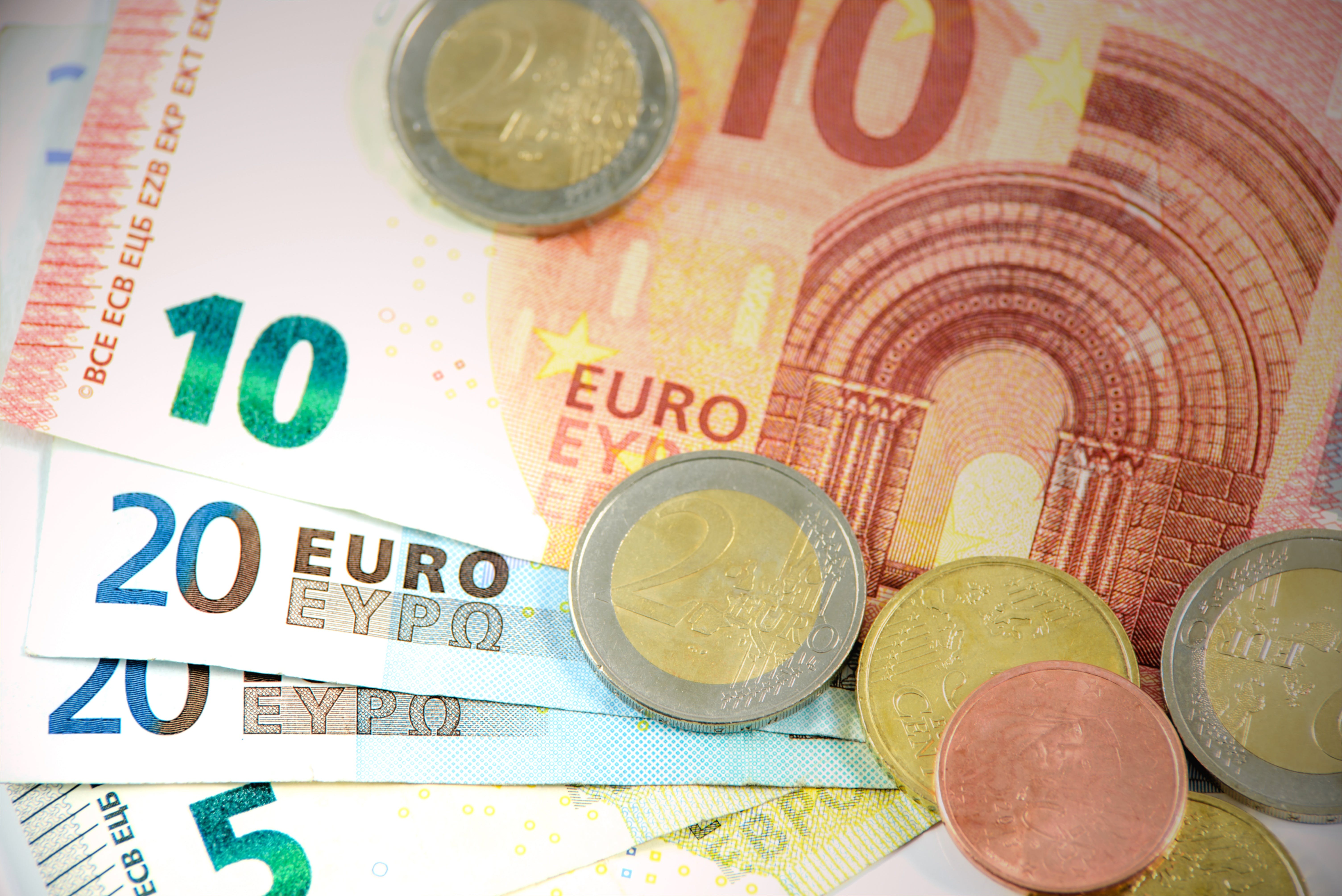 Así quedaría la pensión máxima en 2024 con la subida del 3,8% Así quedaría la pensión máxima en 2024 con la subida del 3,8%
