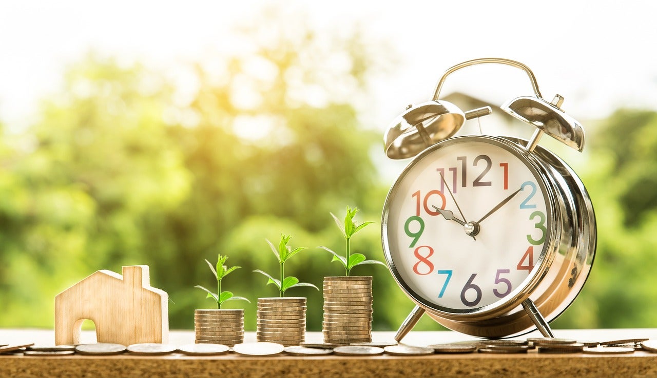 Las familias y empresas siguen tirando de ahorro a pesar de la moderación de los precios Las familias y empresas siguen tirando de ahorro a pesar de la moderación de los precios
