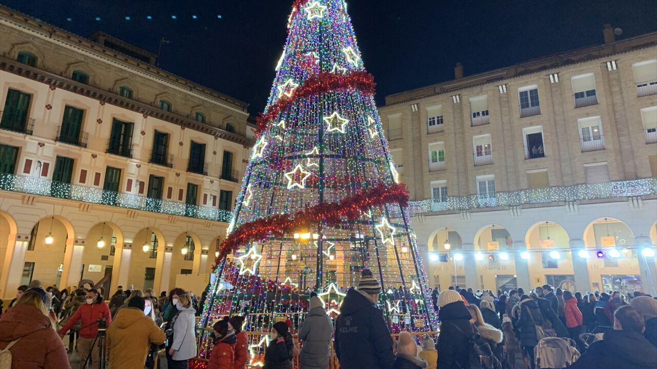 Cuándo Se Encienden Las Luces De Navidad En Huesca: El Mejor Lugar Para ...