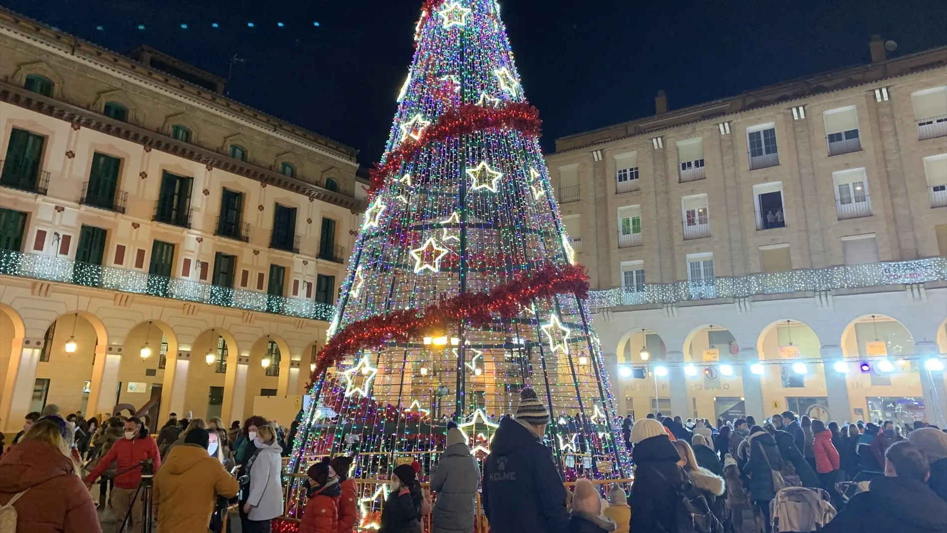 Cuándo se encienden las luces de Navidad en Huesca: el mejor lugar para verlas