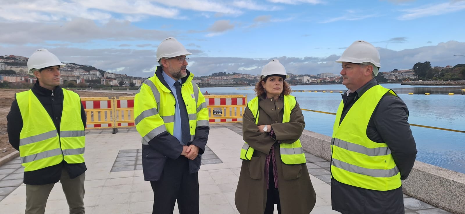 Las obras de regeneración de la ría de O Burgo terminarán en abril, para sembrar marisco en primavera Las obras de regeneración de la ría de O Burgo terminarán en abril, para sembrar marisco en primavera