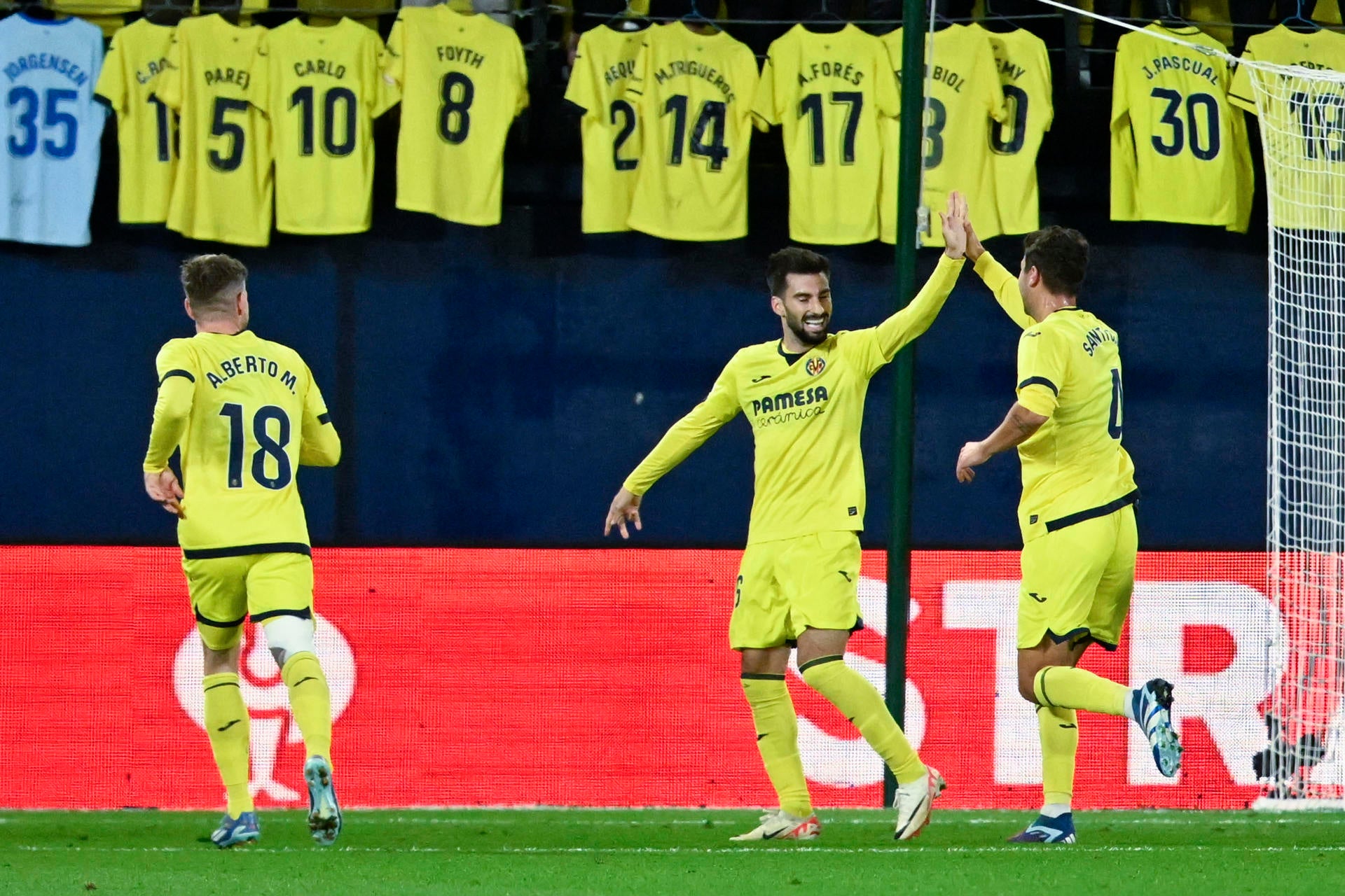 El Villarreal sella su clasificación ante el Panathinaikos El Villarreal sella su clasificación ante el Panathinaikos