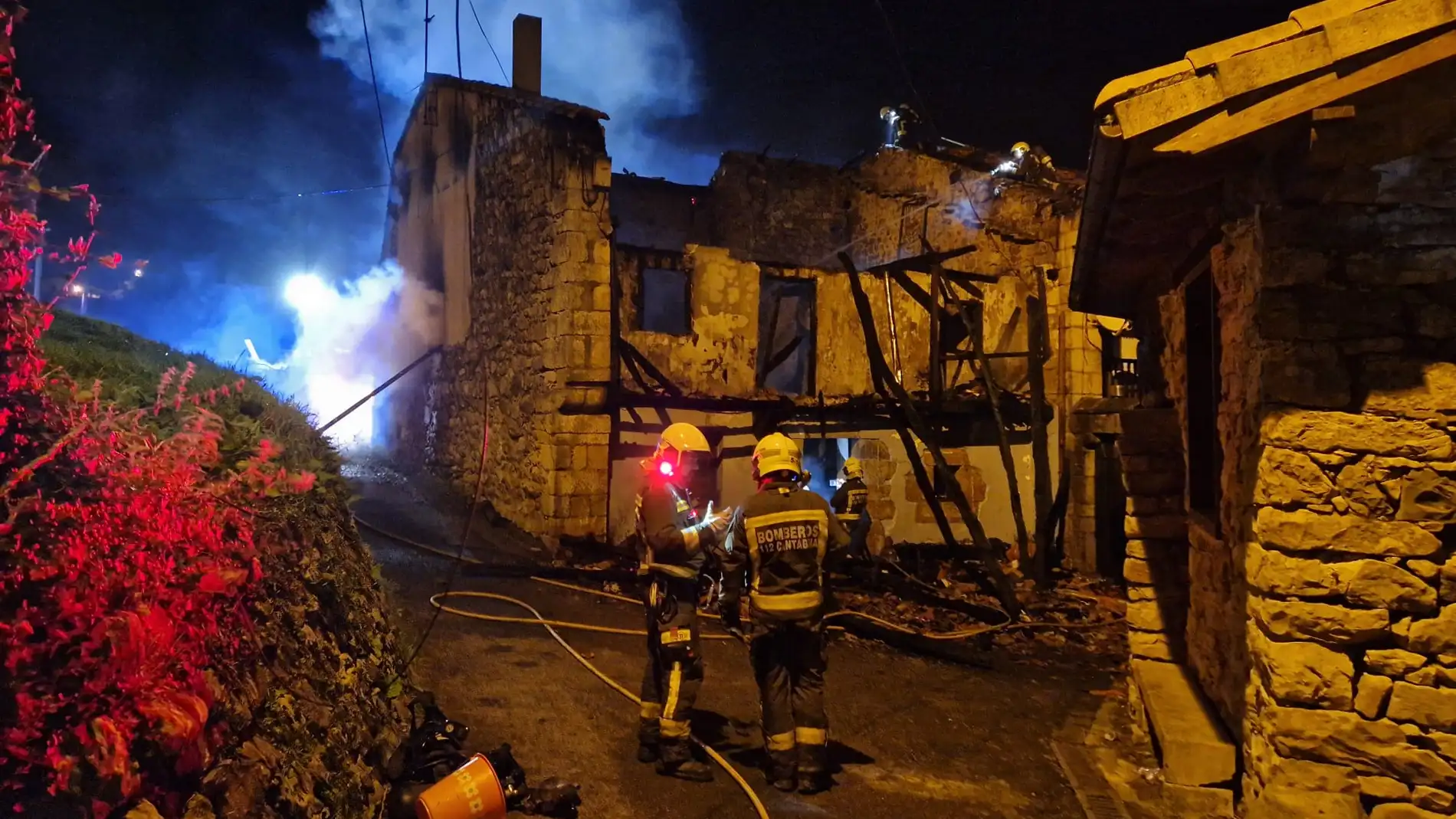 El 112 Cantabria solicita prudencia para evitar incendios en viviendas con la llegada del frío