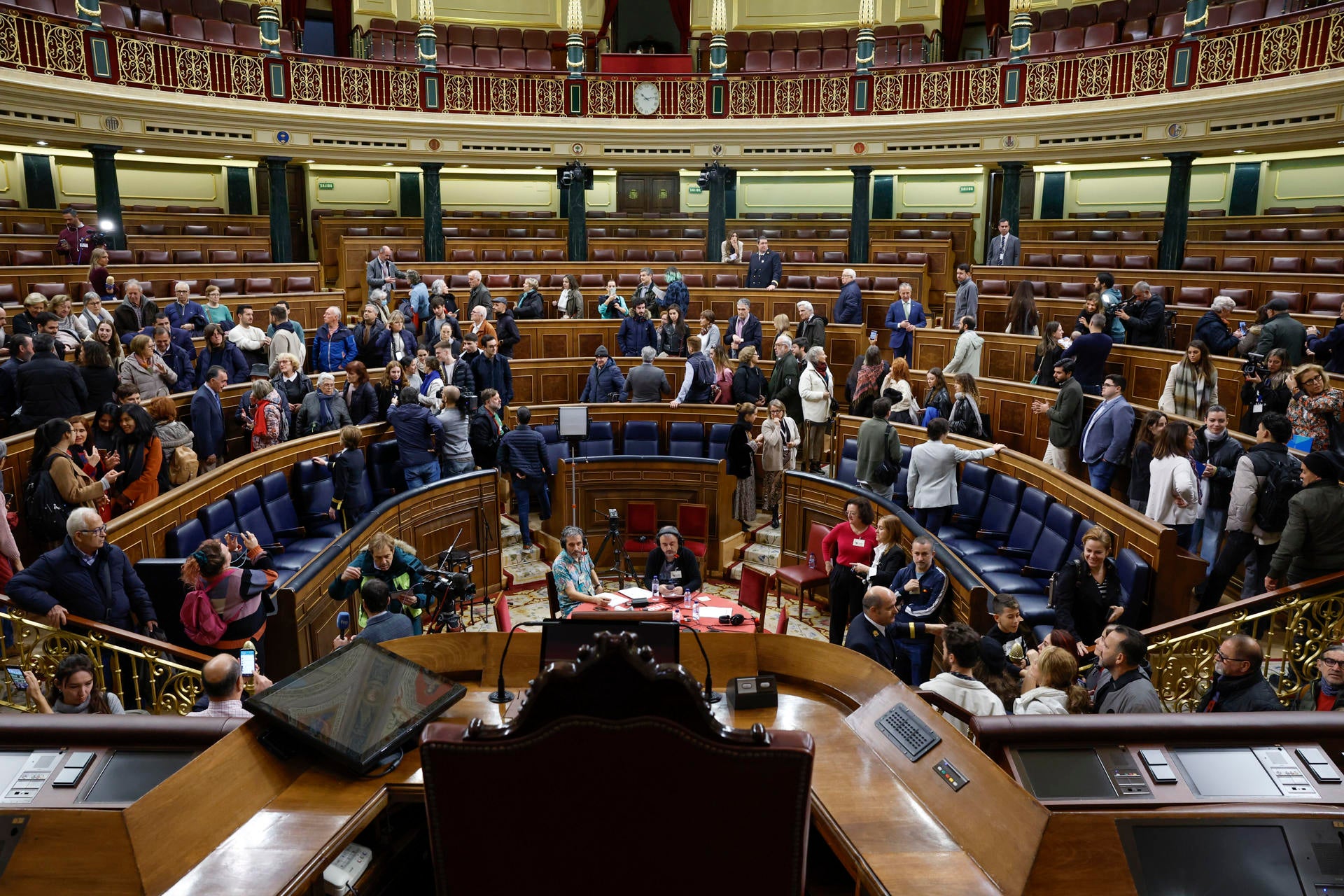 Más de 4.000 personas visitan el Congreso en la primera jornada de puertas abiertas Más de 4.000 personas visitan el Congreso en la primera jornada de puertas abiertas