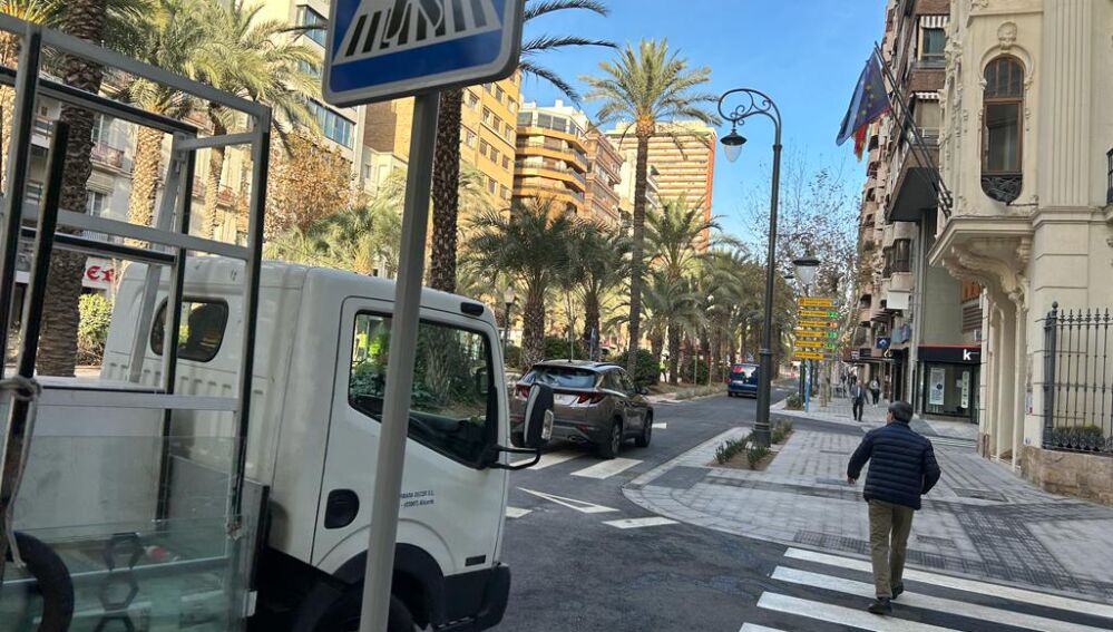 La avenida a la altura de la Casa de las Brujas 
