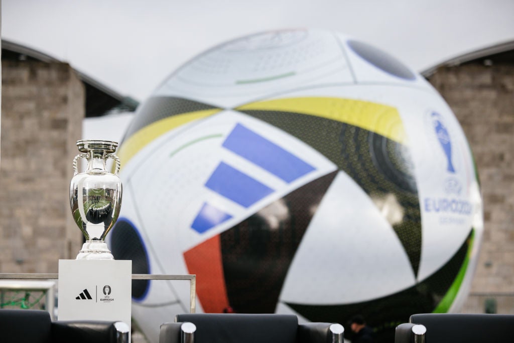 Así será el arbitraje en la Eurocopa 2024: VAR, ojo de halcón... Así será el arbitraje en la Eurocopa 2024: VAR, ojo de halcón...