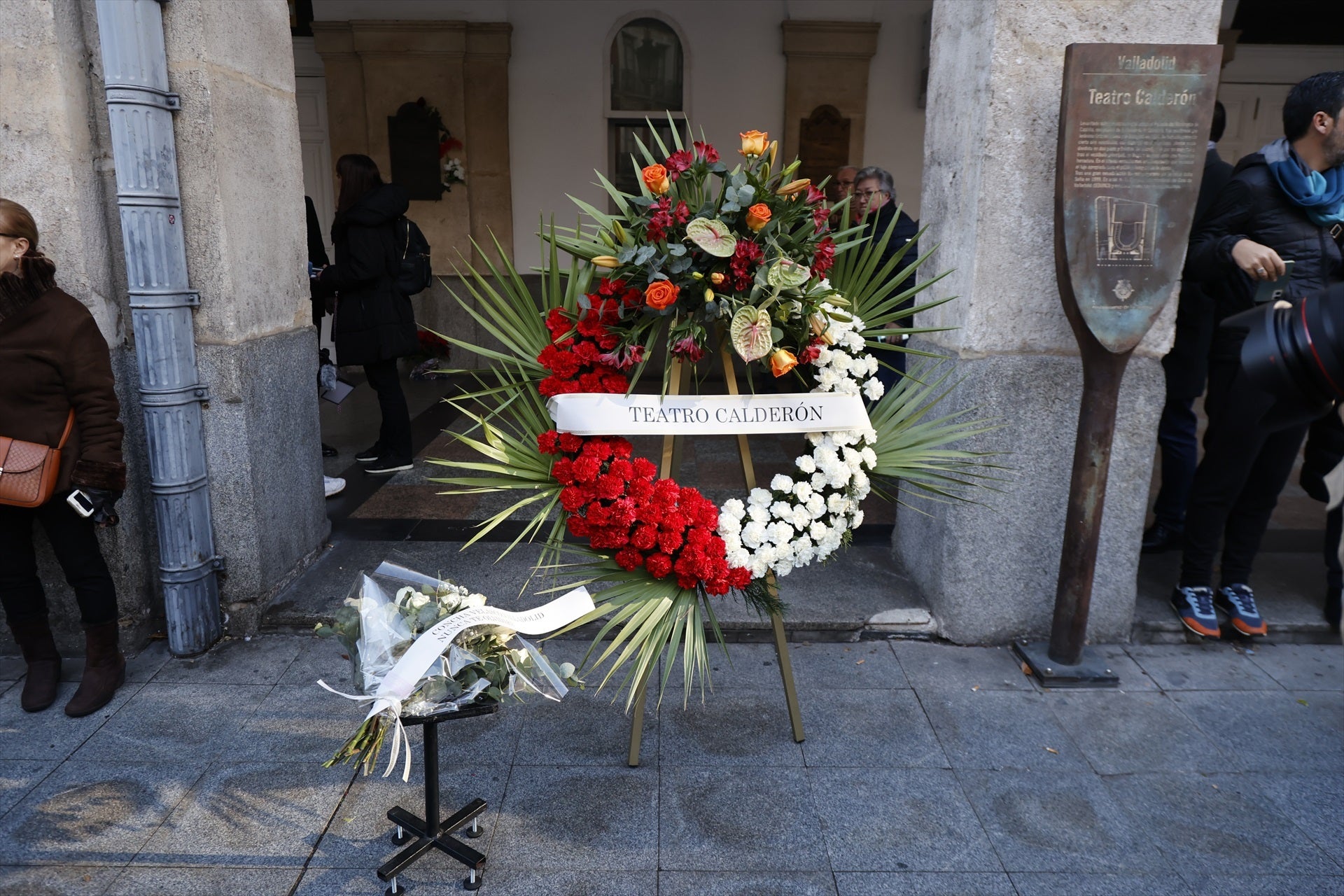 Miles de personas despiden a Concha Velasco en Valladolid Miles de personas despiden a Concha Velasco en Valladolid