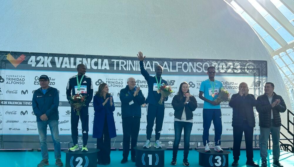Podio masculino de Maraton Valencia