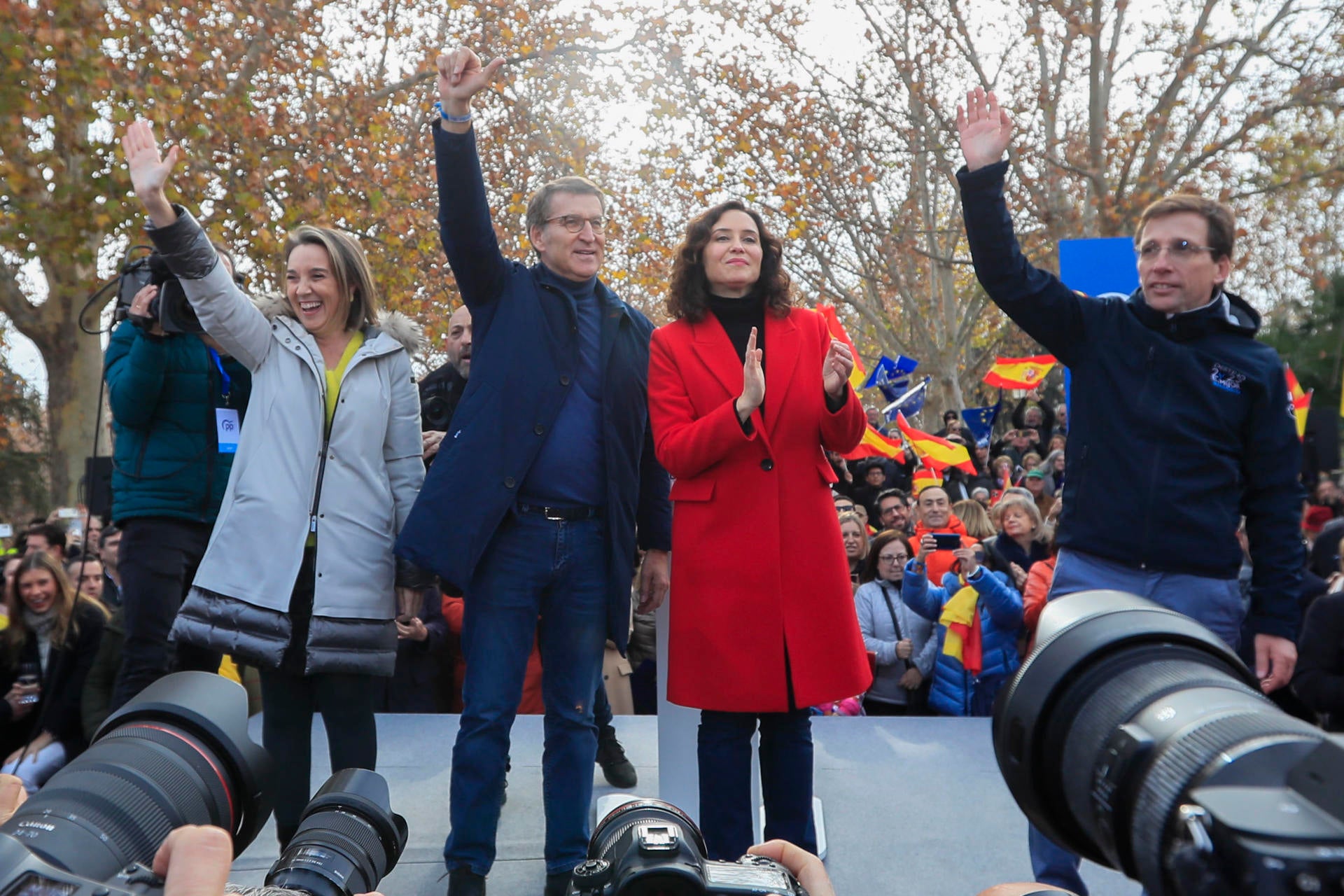 Almeida llama "prófugo de la democracia" a Sánchez y asegura que en el PP no necesitan "mediadores" Almeida llama "prófugo de la democracia" a Sánchez y asegura que en el PP no necesitan "mediadores"