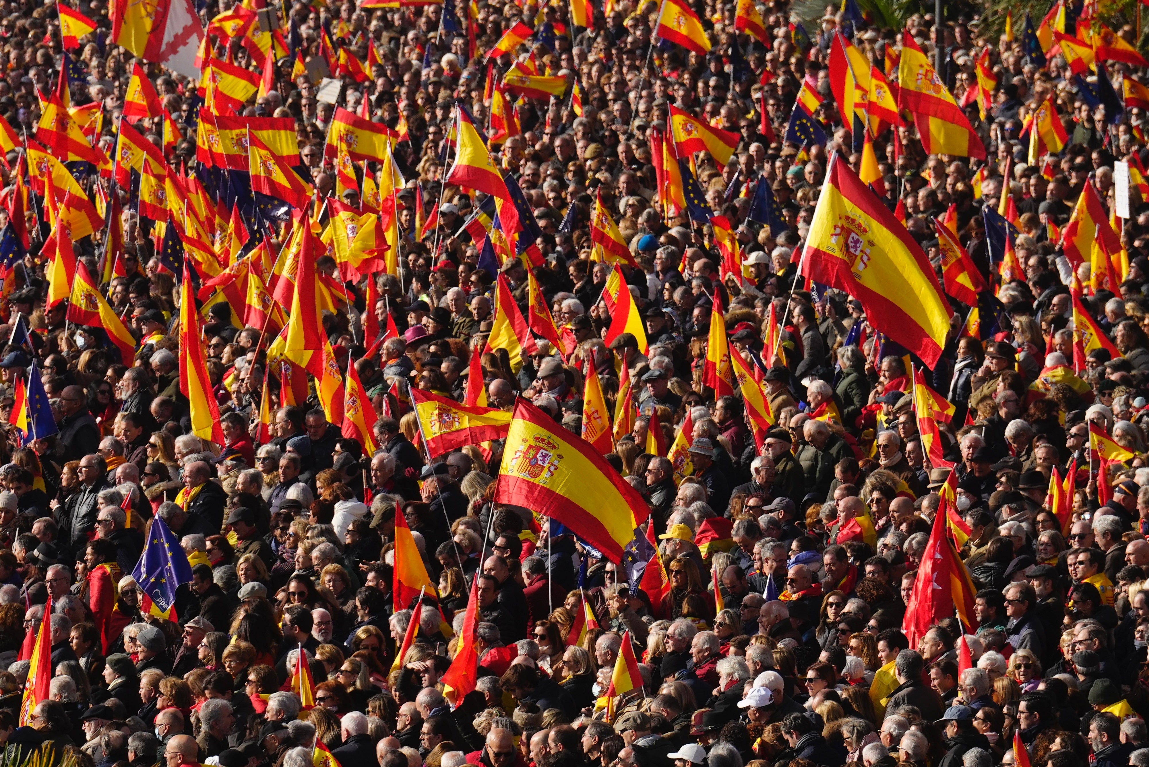 El PP cifra en casi 15.000 los asistentes a su protesta contra Sánchez en Madrid mientras que el Gobierno la rebaja a 8.000 El PP cifra en casi 15.000 los asistentes a su protesta contra Sánchez en Madrid mientras que el Gobierno la rebaja a 8.000