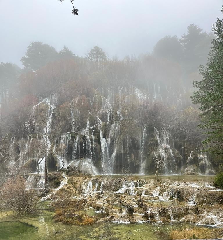 Así luce el río Cuervo, en la Serranía de Cuenca, donde han llegado las primeras nieves Así luce el río Cuervo, en la Serranía de Cuenca, donde han llegado las primeras nieves