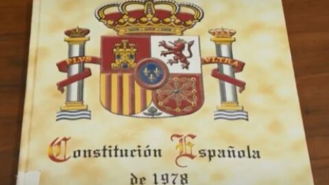 El ejemplar de la Constitución de la Universidad de Alicante 