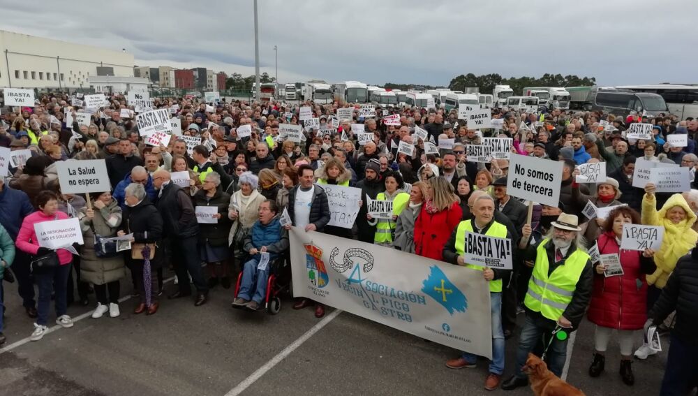 La organización cifra en unas 3.000 personas la asistencia de gente.
