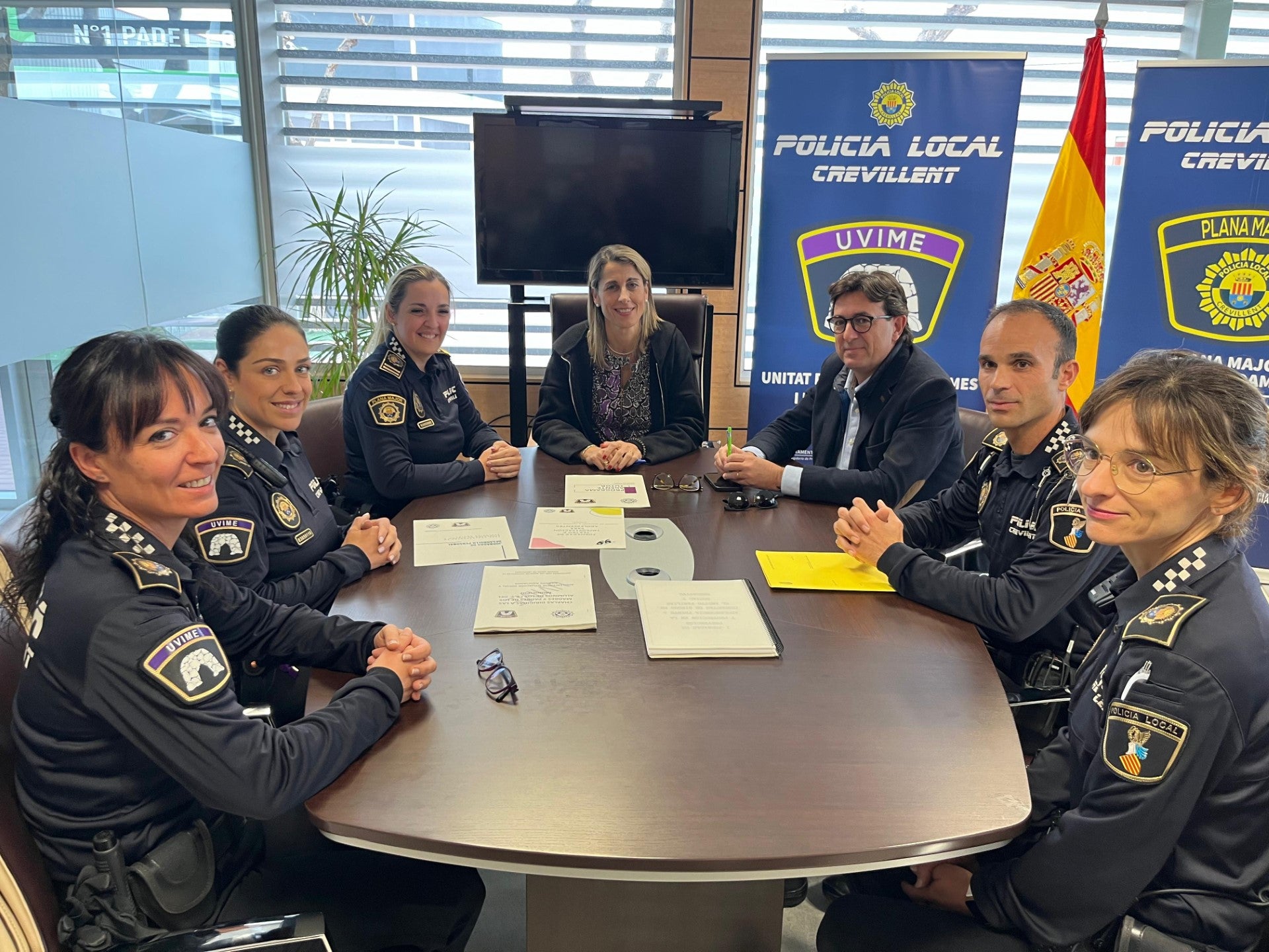 La Policía Local de Crevillent, premiada por buenas prácticas frente a conductas de riesgo en la adolescencia La Policía Local de Crevillent, premiada por buenas prácticas frente a conductas de riesgo en la adolescencia
