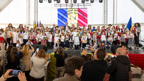 Más de un millar de personas celebra el Día Nacional de Rumanía en l’Alfàs del pi Más de un millar de personas celebra el Día Nacional de Rumanía en l’Alfàs del pi