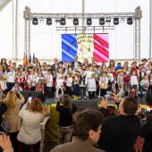 Más de un millar de personas celebra el Día Nacional de Rumanía en l’Alfàs del pi