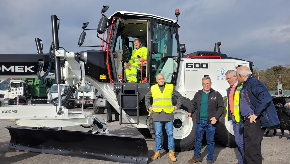 A Deputación de Ourense adquire unha nova motoniveladora A Deputación de Ourense adquire unha nova motoniveladora