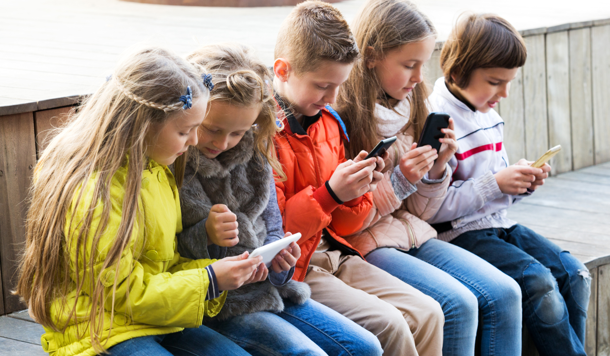 Siete de cada 10 niños tiene teléfono móvil en la Región de Murcia Siete de cada 10 niños tiene teléfono móvil en la Región de Murcia