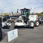 A Deputación de Ourense adquire unha nova motoniveladora A Deputación de Ourense adquire unha nova motoniveladora