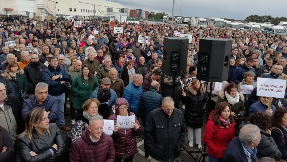 Quejas de la gente por las cancelaciones y aplazamiento de consultas y operaciones.