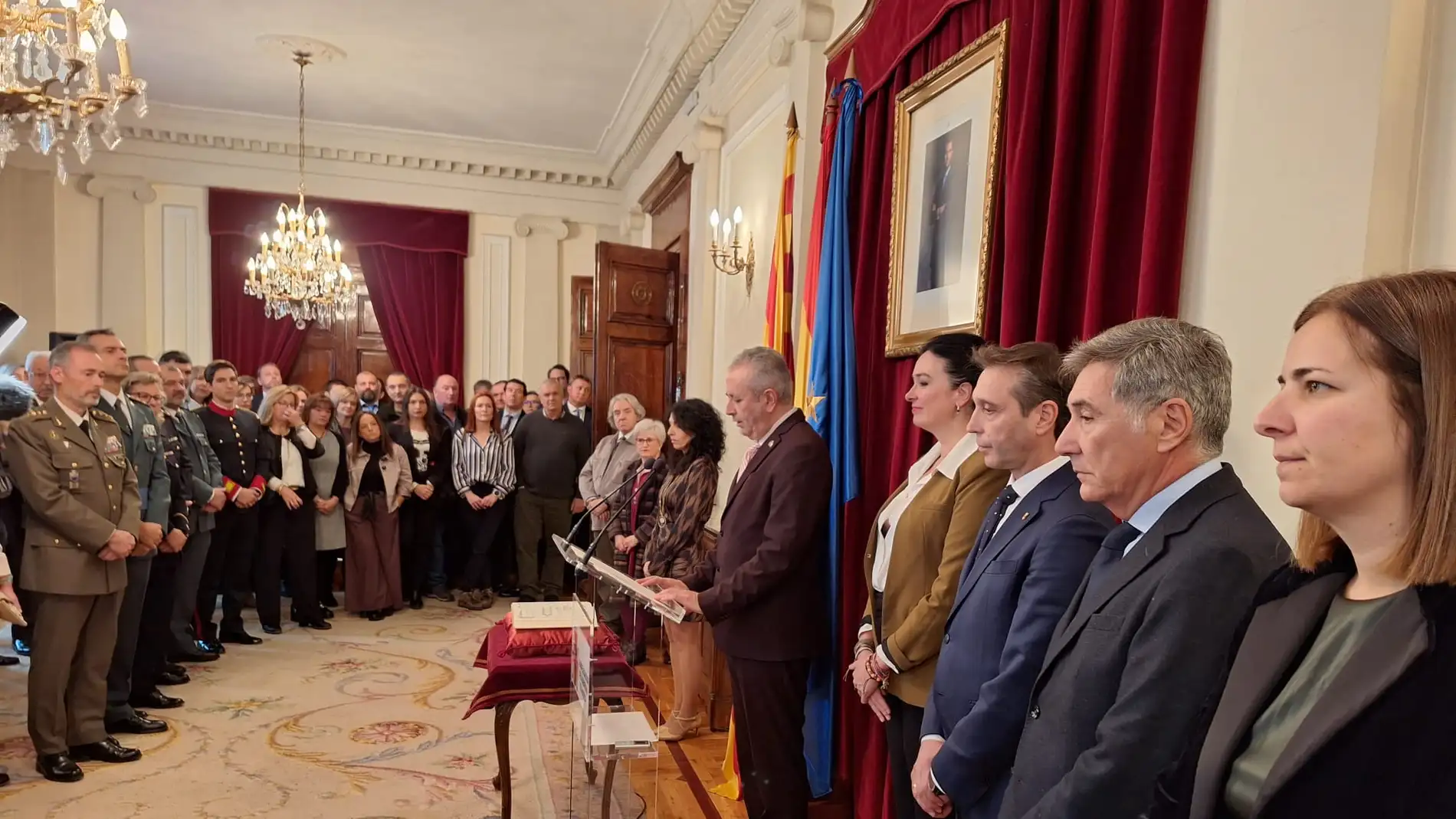 El subdelegado apuesta en Huesca por trabajar los consensos en el 45 aniversario de la carta magna