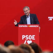 El ex presidente José Luis Rodríguez Zapatero, durante un acto del PSOE para celebrar el nuevo Ejecutivo, este domingo en Madrid.