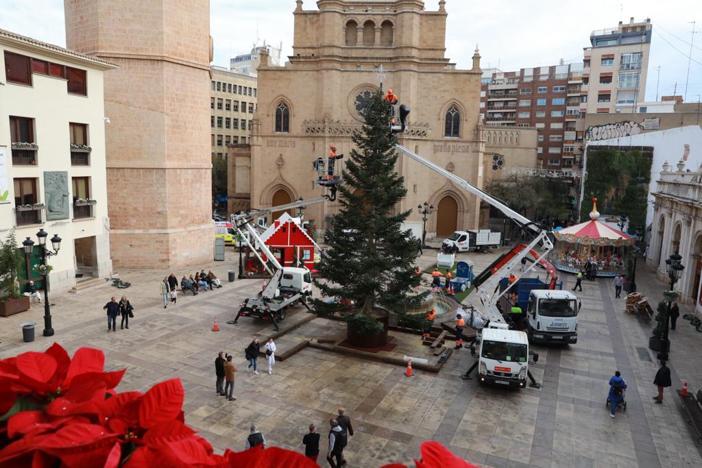Castellón inaugura la iluminación navideña con un espectáculo musical Castellón inaugura la iluminación navideña con un espectáculo musical