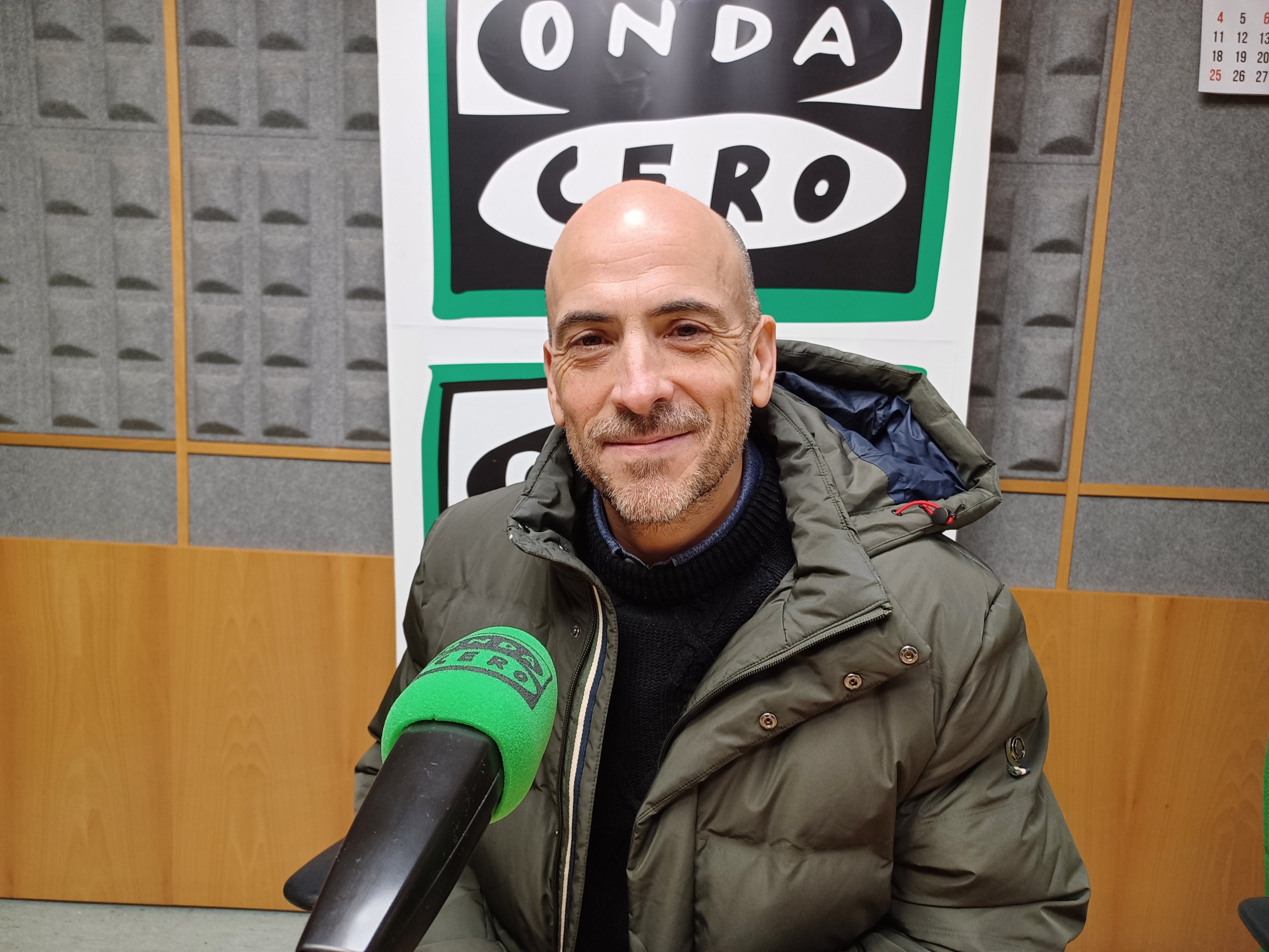 César Oroz: “Se pueden hacer chistes de todo igual que siempre, pero ahora hay que apechugar con la reacción de los demás” César Oroz: “Se pueden hacer chistes de todo igual que siempre, pero ahora hay que apechugar con la reacción de los demás”