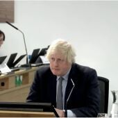 Imagen del interrogatorio a Boris Johnson por su gestión de la pandemia.