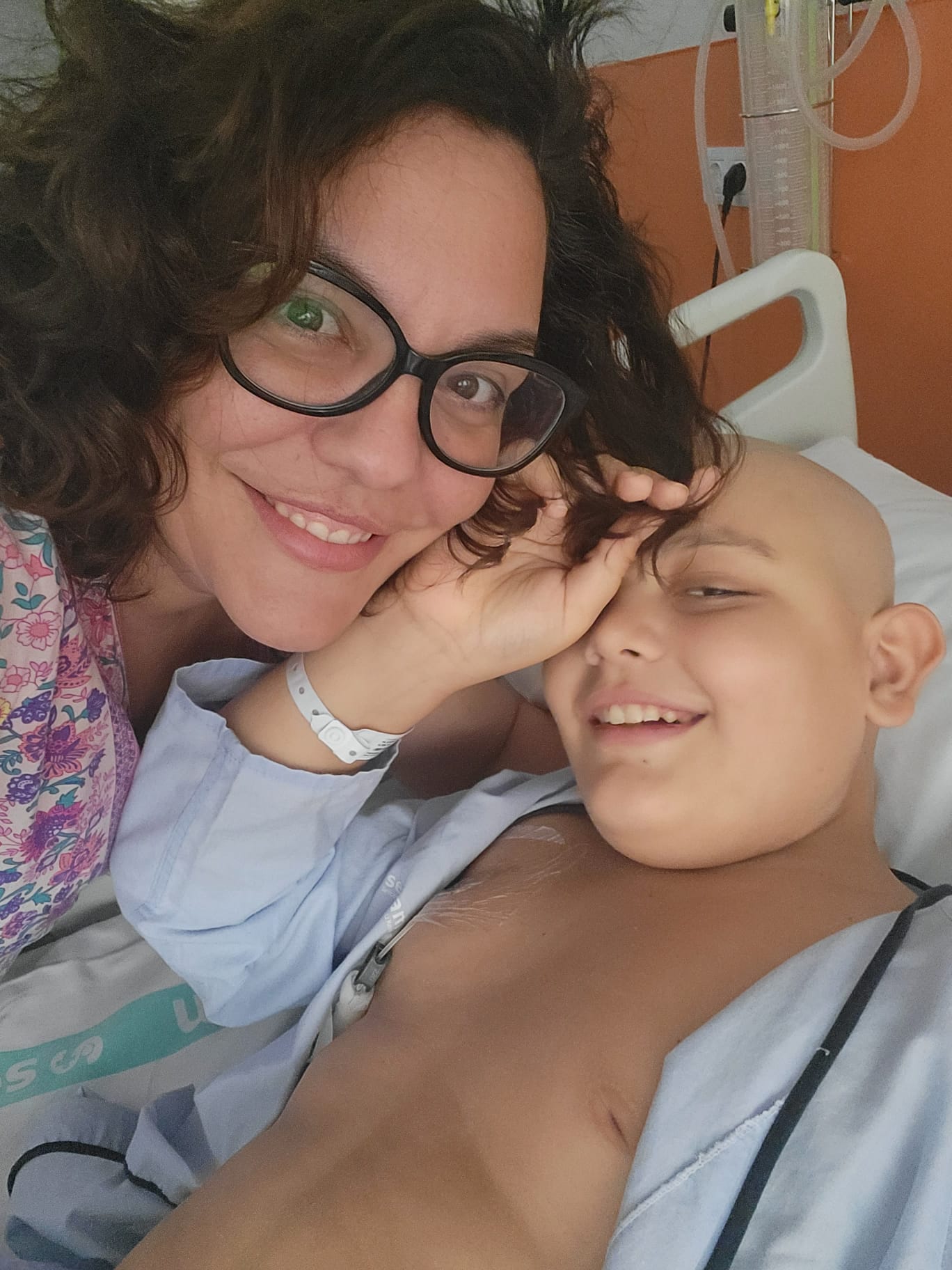 Una vecina de Puertollano recoge firmas para pedir que se "humanice" la planta de pediatría oncológica del Hospital de Toledo Una vecina de Puertollano recoge firmas para pedir que se "humanice" la planta de pediatría oncológica del Hospital de Toledo