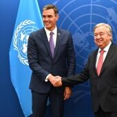 Pedro Sánchez, en una reunión con el secretario general de la ONU, Antonio Guterres.