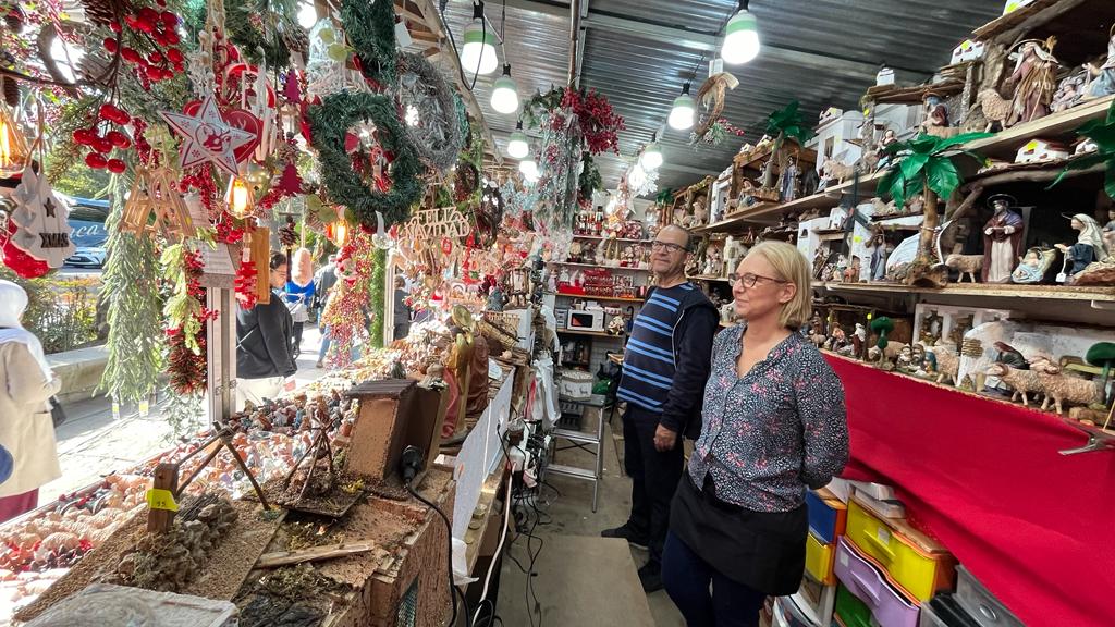 ¿Cómo es el día a día en un puesto navideño del Paseo del Parque? ¿Cómo es el día a día en un puesto navideño del Paseo del Parque?