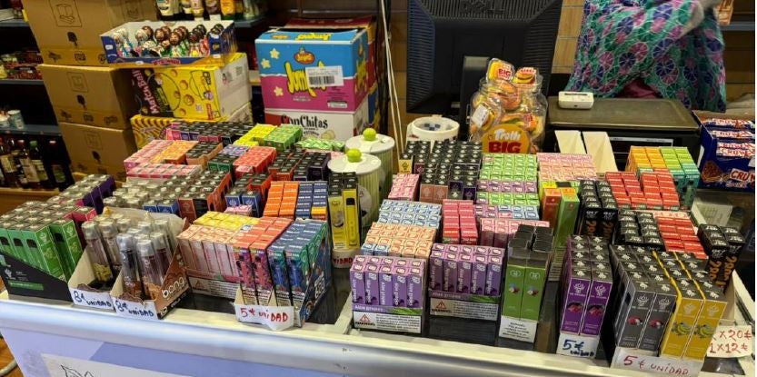 El acceso de menores a vapeadores por canales no controlados dispara las alertas sanitarias El acceso de menores a vapeadores por canales no controlados dispara las alertas sanitarias