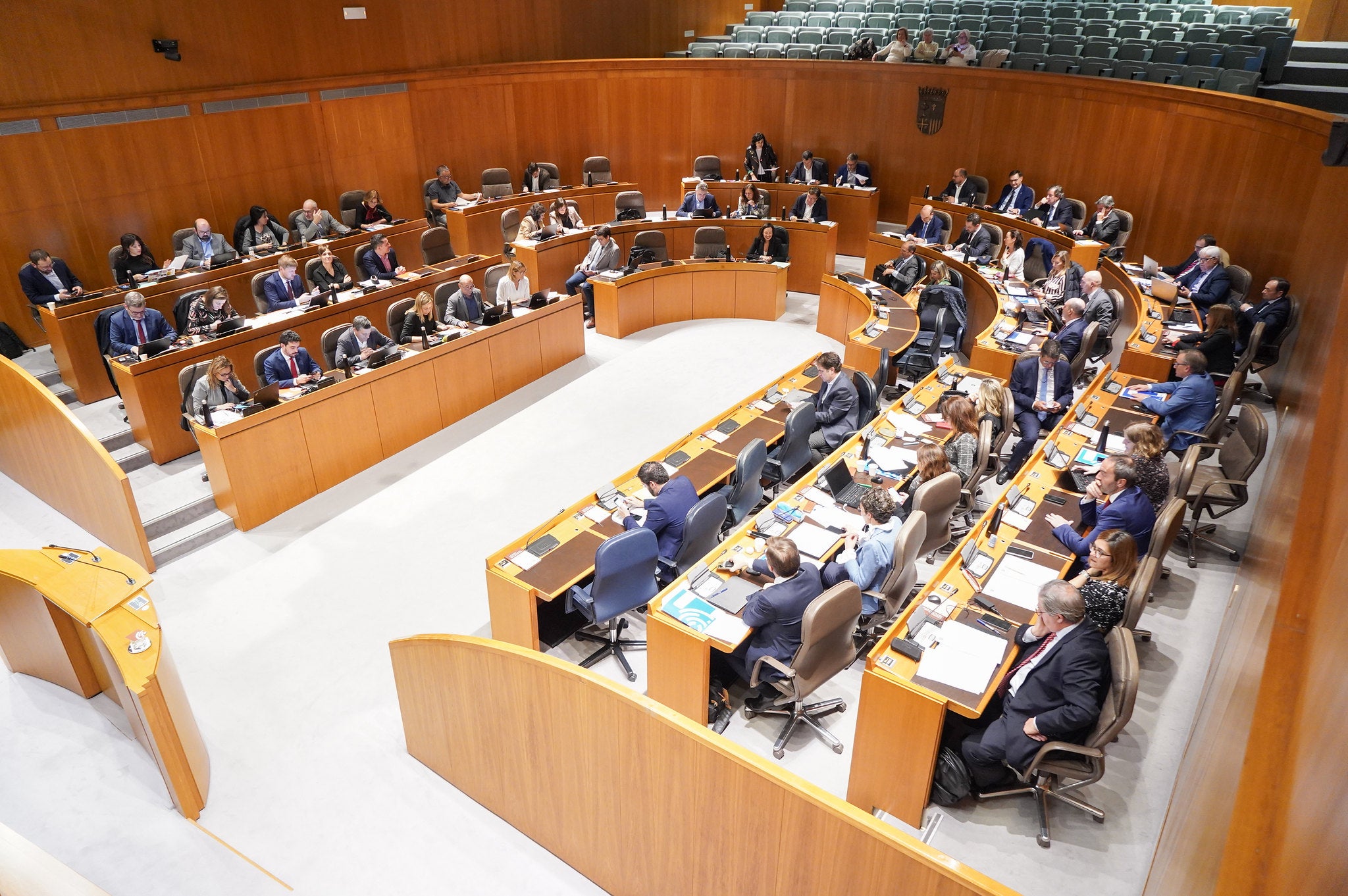 La oposición presenta sus enmiendas a los Presupuestos de 2024 para Aragón La oposición presenta sus enmiendas a los Presupuestos de 2024 para Aragón