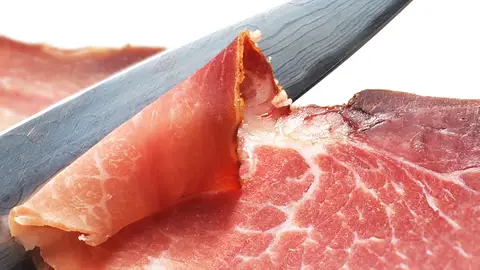 El corte de jamón a cuchillo, una de las especialidades más demandadas en La Despensa Salmantina El corte de jamón a cuchillo, una de las especialidades más demandadas en La Despensa Salmantina