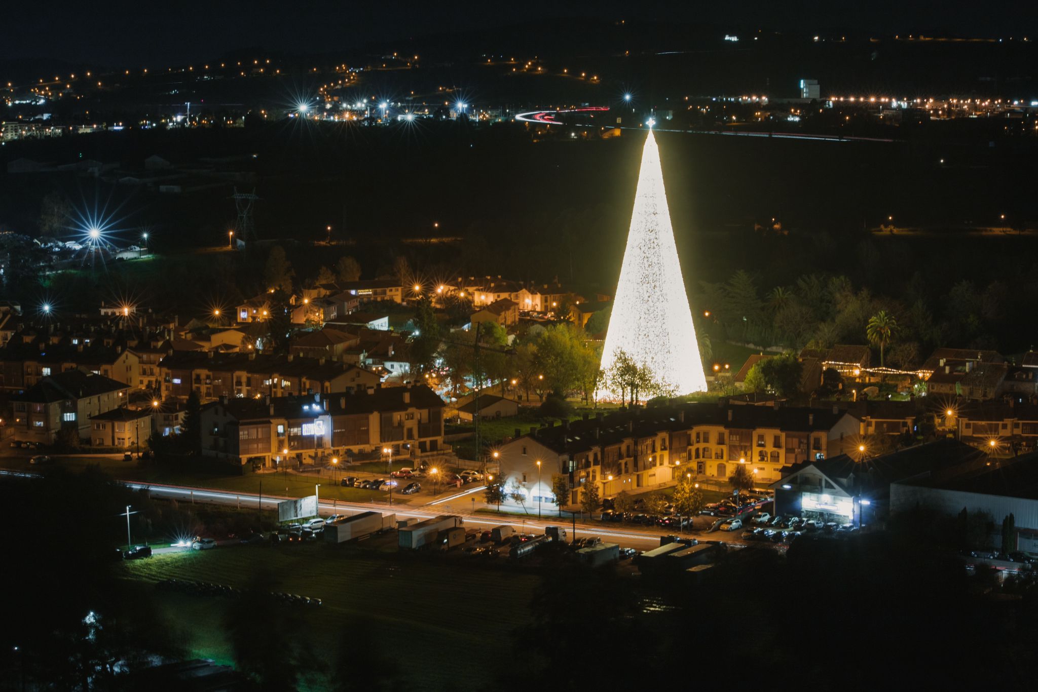 Cuándo se encienden las luces de Navidad en Cantabria 2024: miles de luces led, poblados de Navidad y concursos de jerseys Cuándo se encienden las luces de Navidad en Cantabria 2024: miles de luces led, poblados de Navidad y concursos de jerseys