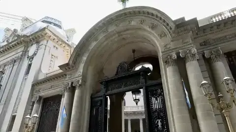 El rey Felipe VI se reúne con Javier Milei antes de su toma de posesión El rey Felipe VI se reúne con Javier Milei antes de su toma de posesión
