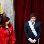Javier Milei toma posesión como presidente de Argentina junto a Cristina Fernandez de Kirchner