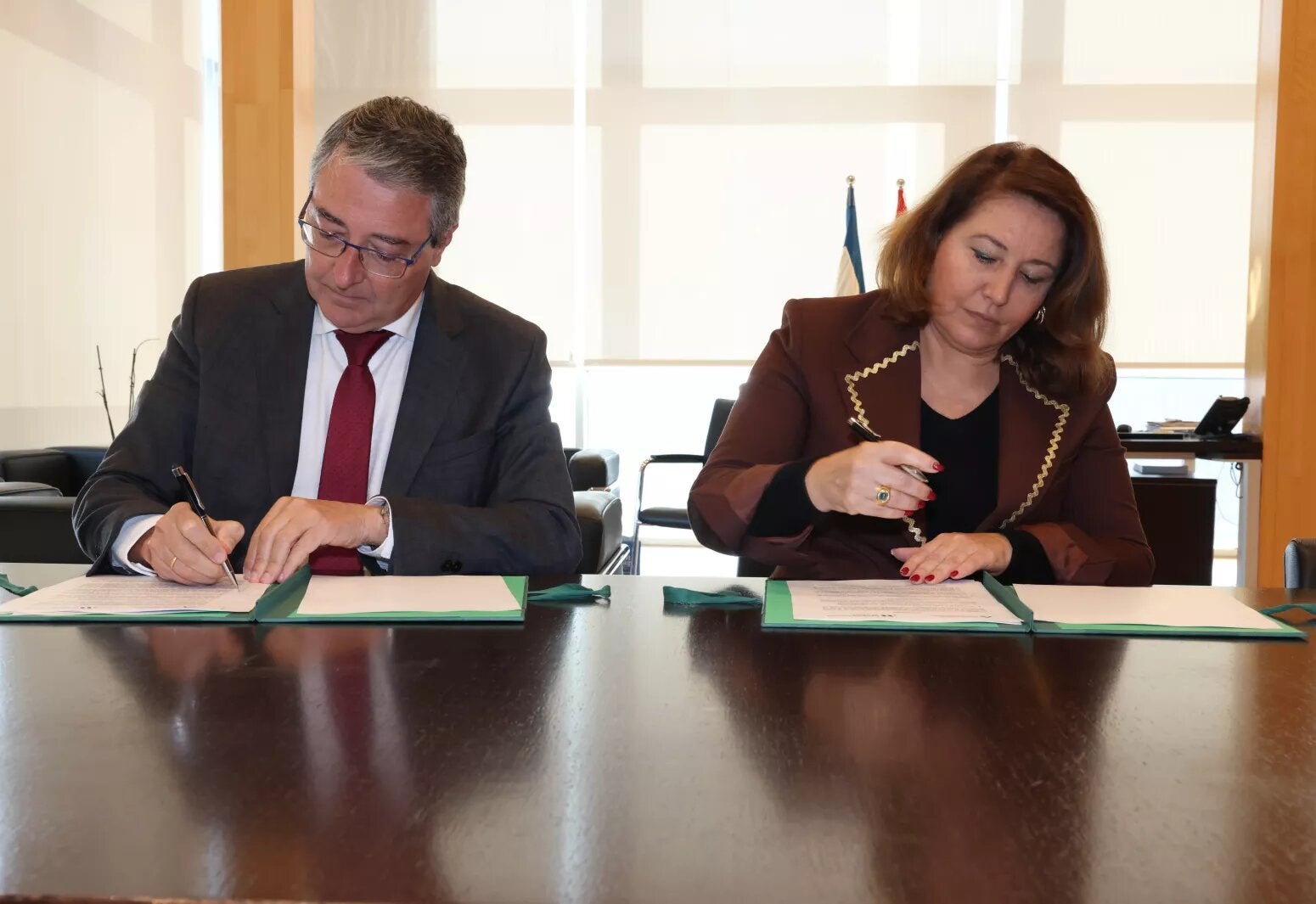 La Diputación de Málaga firma un acuerdo con la Junta de Andalucía para mejorar la seguridad hídrica de la provincia La Diputación de Málaga firma un acuerdo con la Junta de Andalucía para mejorar la seguridad hídrica de la provincia