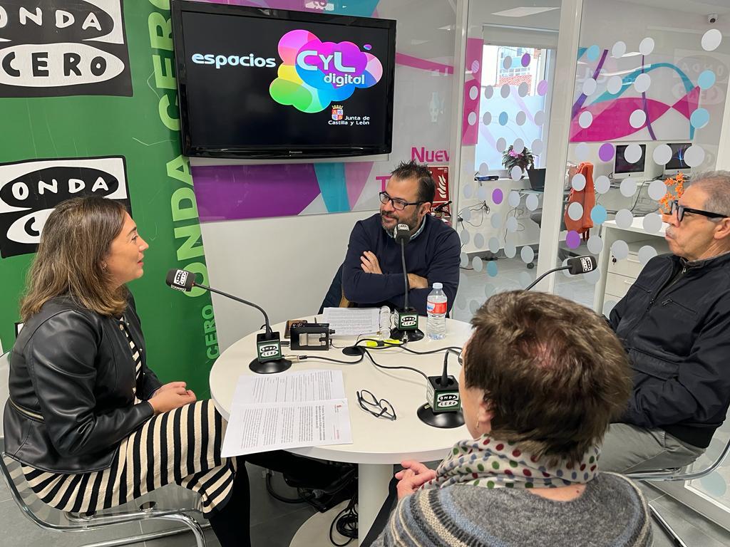 Centros para formar en nuevas tecnologías, socializar y reducir la brecha digital Centros para formar en nuevas tecnologías, socializar y reducir la brecha digital