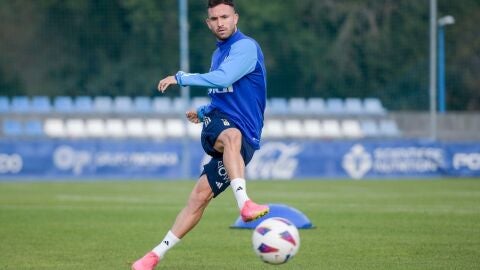 23-9 Sebas Moyano, futbolista del Real Oviedo