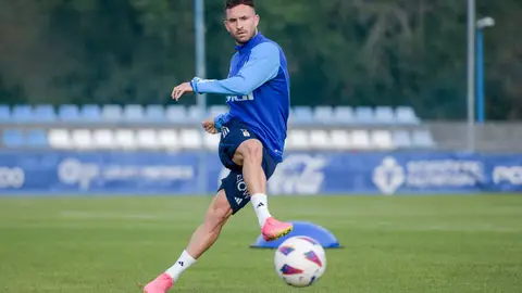 23-9 Sebas Moyano, futbolista del Real Oviedo 23-9 Sebas Moyano, futbolista del Real Oviedo