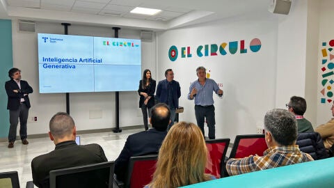 Expertos en Inteligencia Artificial se re&uacute;nen en el CircularFAb de C&aacute;ceres para abordar las posibilidades de esta tecnolog&iacute;a