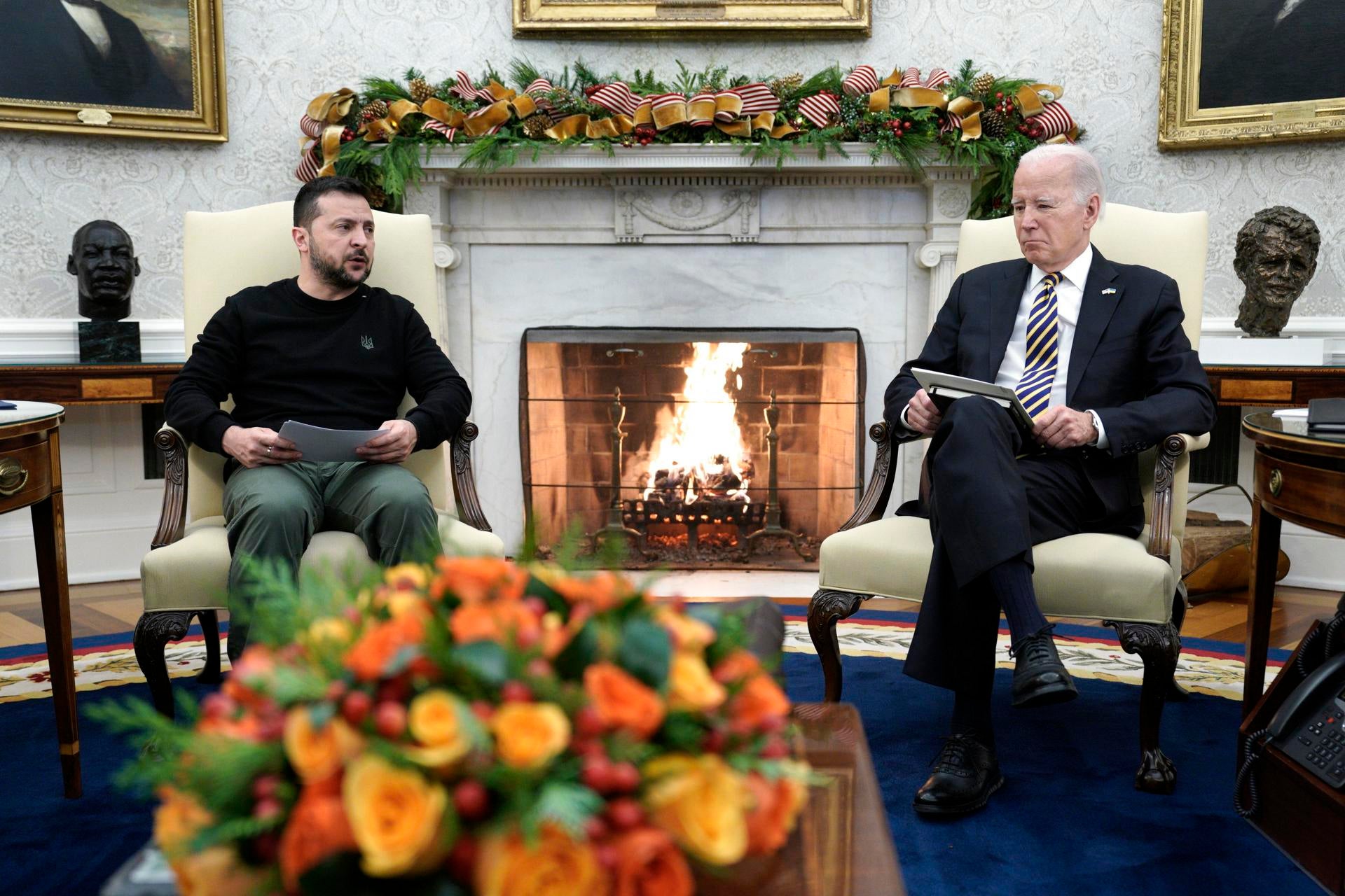 Biden anuncia más ayudas a Ucrania para "no dar un regalo de Navidad" a Putin Biden anuncia más ayudas a Ucrania para "no dar un regalo de Navidad" a Putin
