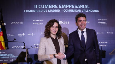 Frente com&uacute;n de Maz&oacute;n y Ayuso por el puerto de Val&egrave;ncia: "Es el de Madrid".