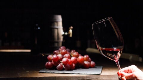 Imagen de archivo de vino tinto