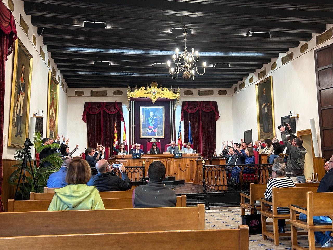 PP y Vox aprueban en Elche el reglamento de Distritos con la abstención del PSOE y Compromís por “ser mejorable” PP y Vox aprueban en Elche el reglamento de Distritos con la abstención del PSOE y Compromís por “ser mejorable”