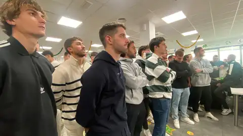La plantilla de Unionistas sigue por televisión el sorteo celebrado este martes La plantilla de Unionistas sigue por televisión el sorteo celebrado este martes