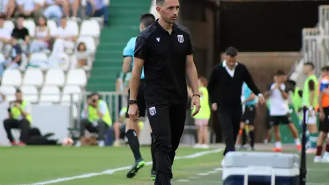 El Mérida prescinde de Ruano y deja como inquilino del banquillo emeritense a David Rocha hasta el final de la temporada El Mérida prescinde de Ruano y deja como inquilino del banquillo emeritense a David Rocha hasta el final de la temporada