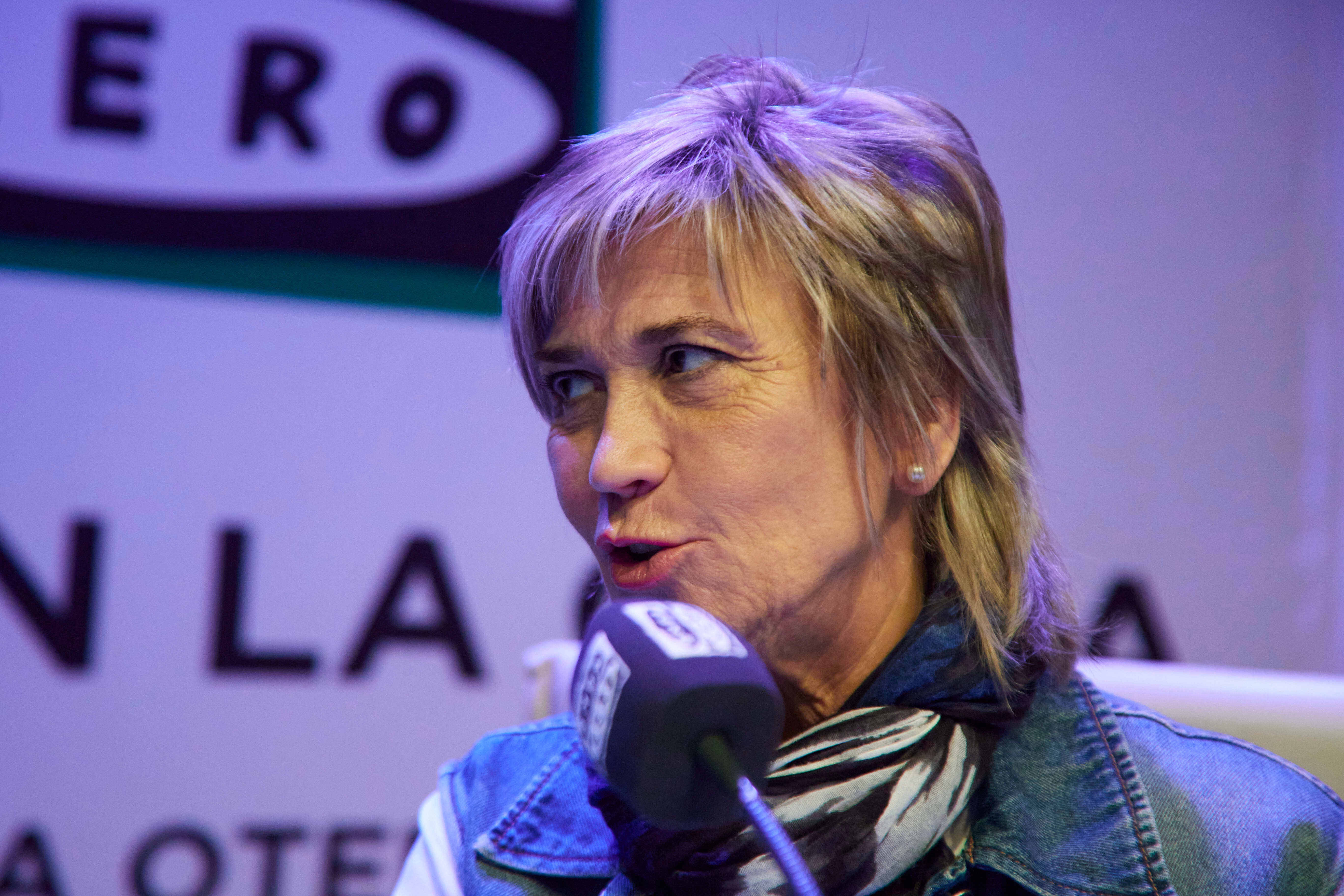 Las multipantallas de Borja Terán y Carolina Iglesias: El día que Julia Otero presentó un Telediario con Pedro Piqueras Las multipantallas de Borja Terán y Carolina Iglesias: El día que Julia Otero presentó un Telediario con Pedro Piqueras